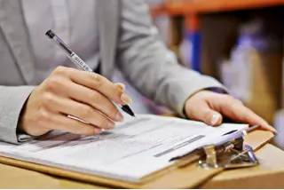 季節需要での派遣活用（物流業界）